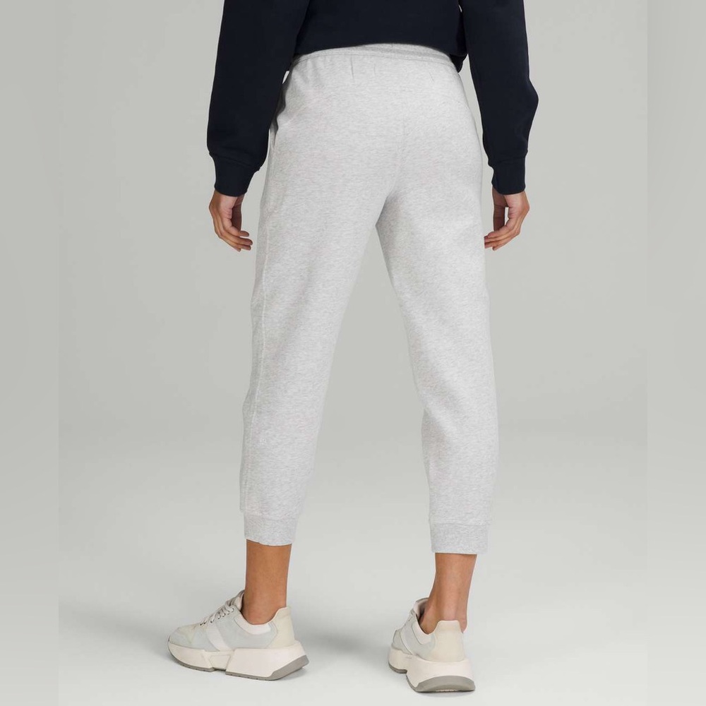 Lululemon Scuba High-Rise Cropped Joggers Activewear Yoga Workout Loungewear Gym